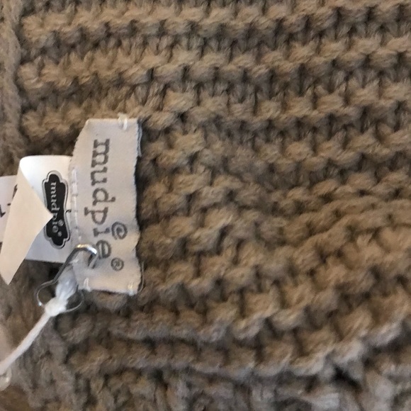 Scarf - Picture 2 of 3